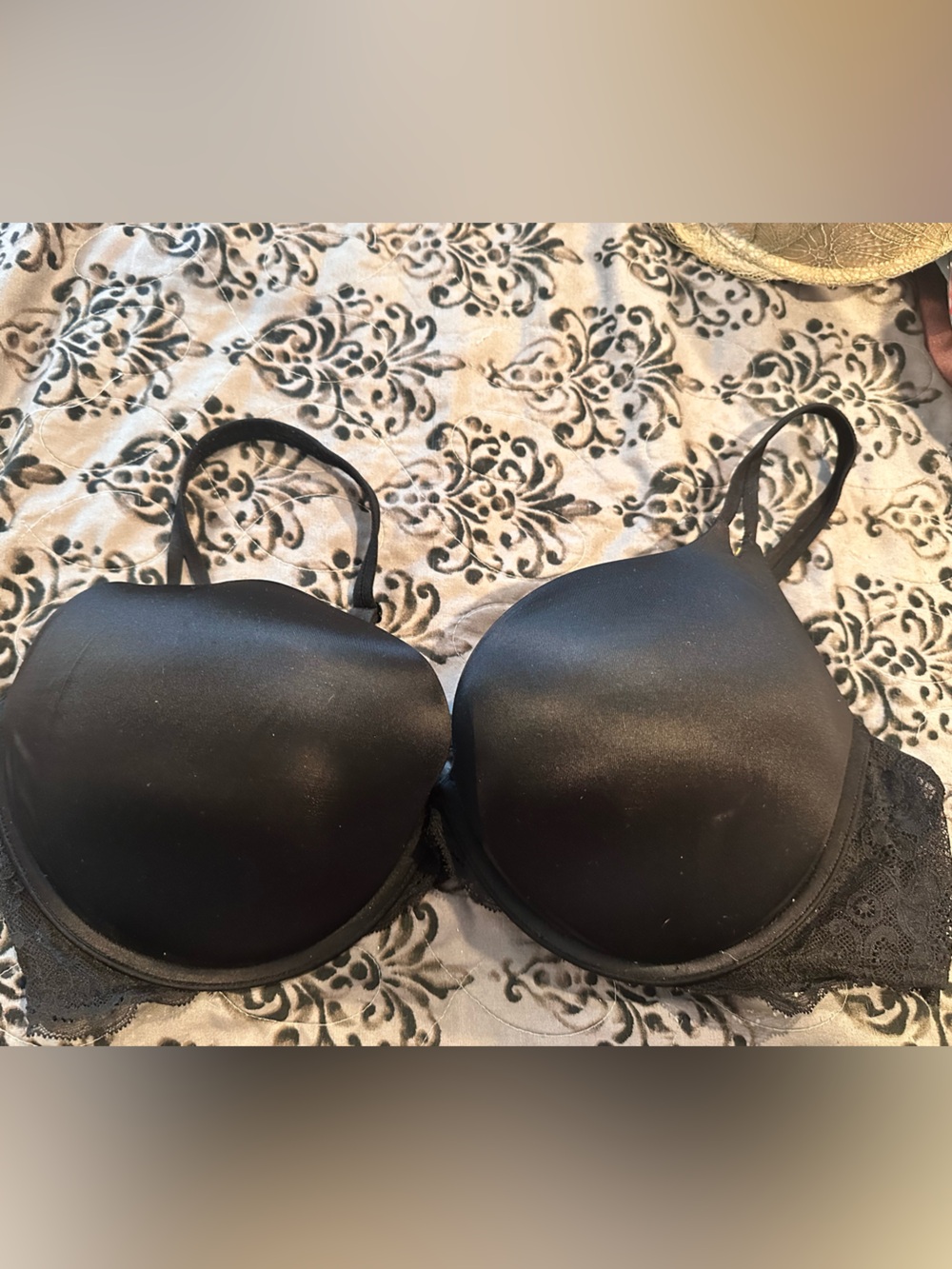 Victoria's Secret Black Strapless-Ready Push-Up Bra with Lace Trim